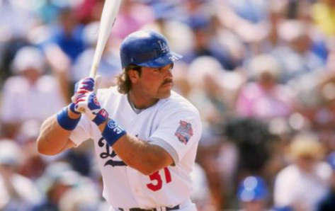 This day in sports: Dodgers trade Mike Piazza to the Marlins - Los
